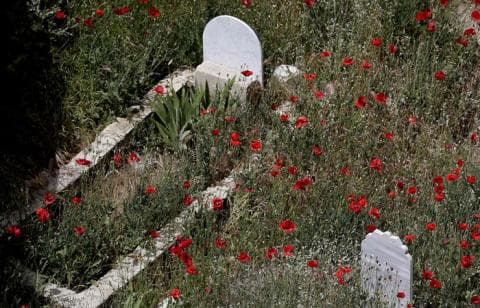 Kuburan, Rumah Idaman dan Penjara yang Menyiksa?