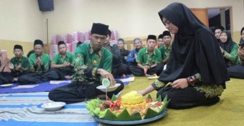 Doa Bersama Iringi Pelantikan IPNU-IPPNU di Mojokerto