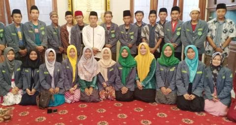 Pesan Kiai Tolchah Mansur untuk Seluruh Pelajar NU