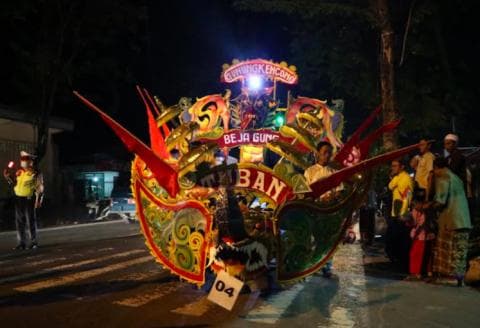 Muslim communities revel in Idul Fitri in different ways