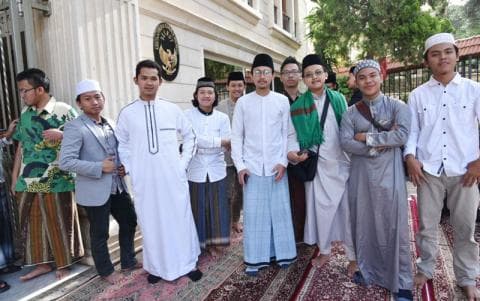 Lebaran Jelang Ujian, Nahdliyin Lebanon Tetap 'Sowan' Ulama