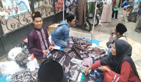 Pengajian Jumat Kliwon, Pengusaha dan Penjual Ikut Raup Berkah