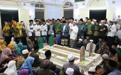 Qasidah ‘Salamullahi Ya Sadah’, Dibaca saat Ziarahi Makam Wali