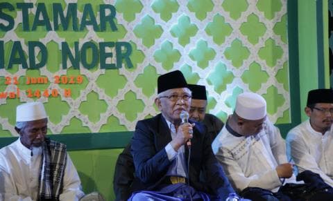 Gus Mus: Banyak yang Mengira Halal bi Halal Produk Arab