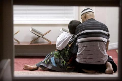 Menanggulangi Maniak Medsos dan 'Game' pada Anak