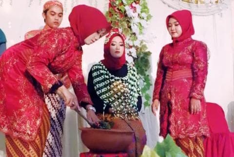 Jaga Kekayaan Budaya, PGSD Unusida Gelar Ujian Adat Jawa