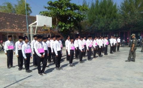 Isi MPLS, Banser Rembang Kenalkan Aswaja An-Nahdliyah ke Siswa