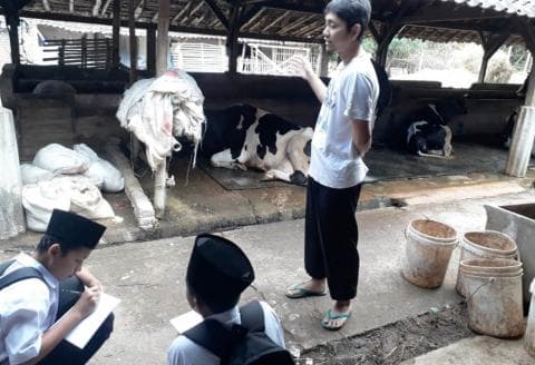 Madrasah di Ponorogo Gelar Masa Taaruf dengan Turun Lapangan