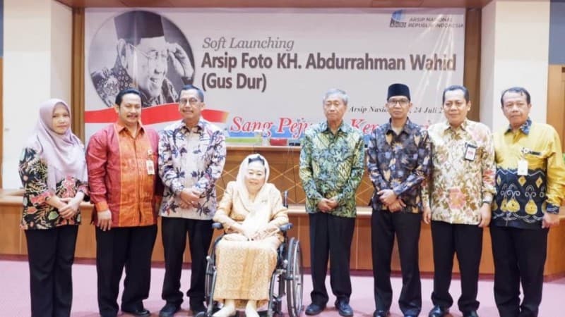 ANRI Olah Belasan Ribu Arsip Foto Gus Dur