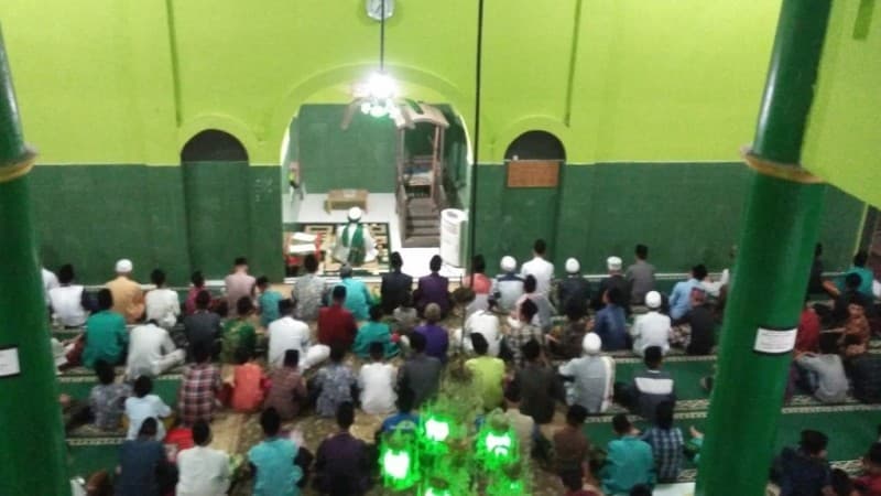 Tiga Trik Peroleh Ilmu Manfaat Menurut Kiai Idris Marzuki