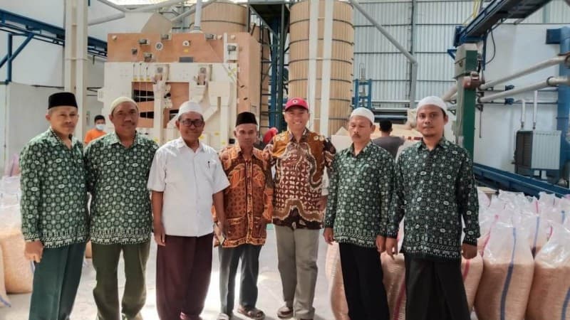 Belajar Pembibitan, LPPNU Jenggawah Kunjungi PT BCA