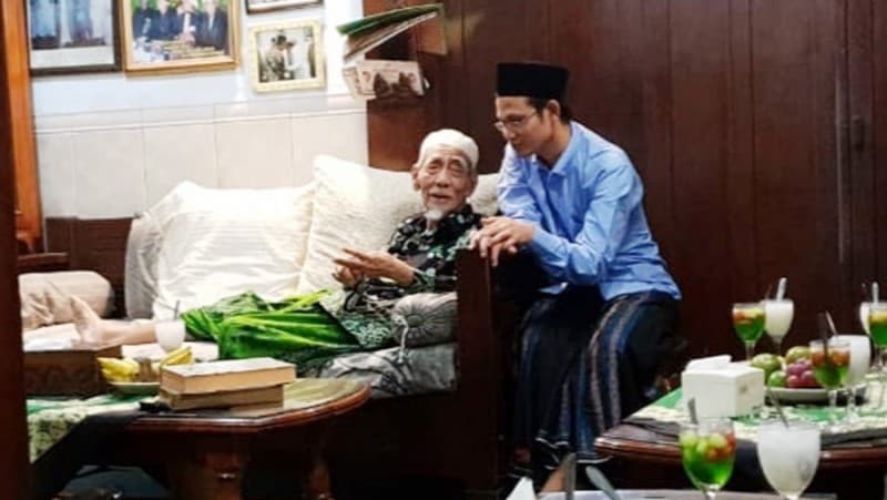 Mbah Maimoen Zubair Selalu Tekankan Cinta NKRI
