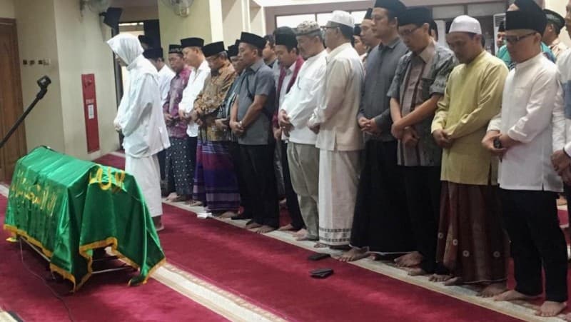 Rais 'Aam Pimpin Shalat Jenazah Ketua PBNU Sulton Fatoni