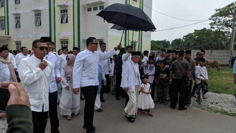 Berlebaran di Tanara, KH Ma'ruf Amin Potong 11 Ekor Sapi