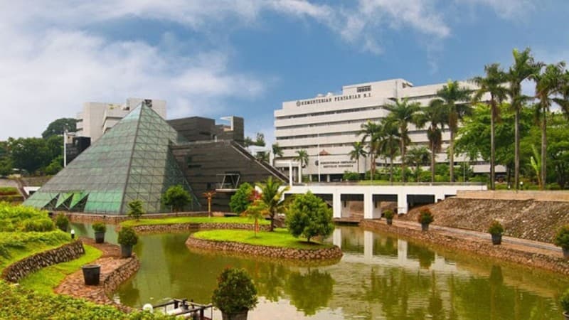 Skandal Suap Impor Bawang Putih, Mentan Ambil Langkah Tegas Copot Pejabat Terkait