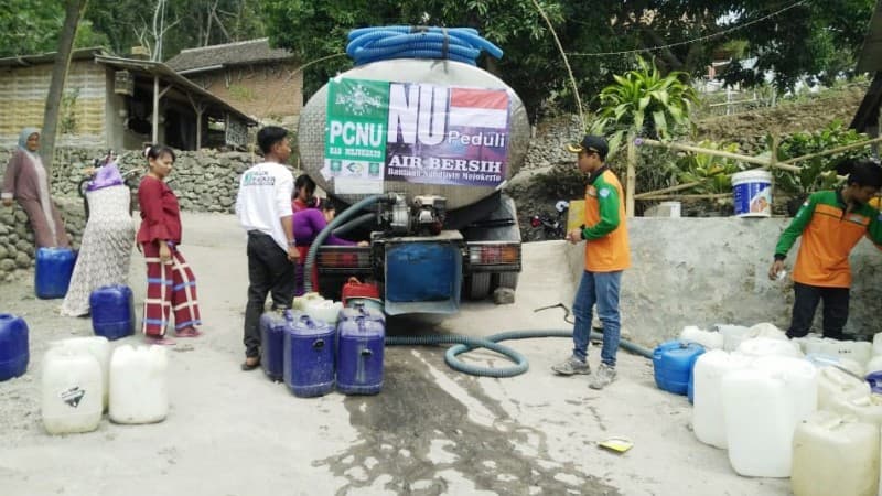 Gandeng Ansor dan LAZISNU, LPBINU Mojokerto Bantu Air Bersih ke Warga