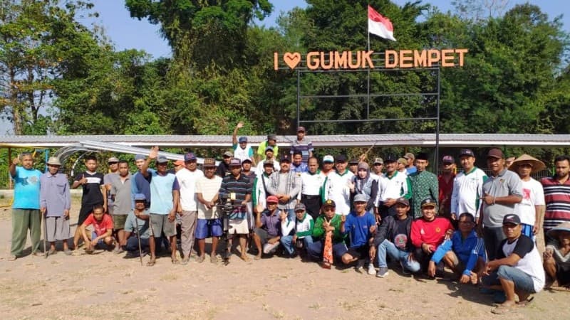 Cegah Kriminal, NU di Kawasan Jember Pasang Penerangan Jalan Umum