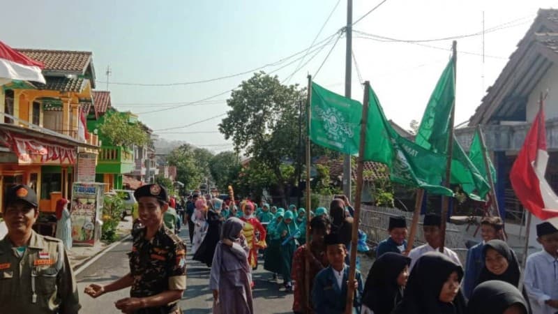90 Yatim di Kawasan Brebes Terima Santunan Muharram