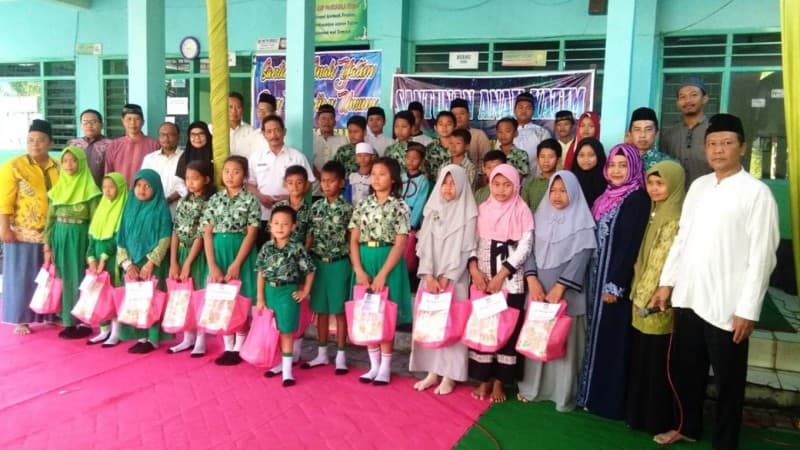 Sekolah di Sidoarjo Ini Santuni Yatim dan Ungkap Solidaritas untuk Papua