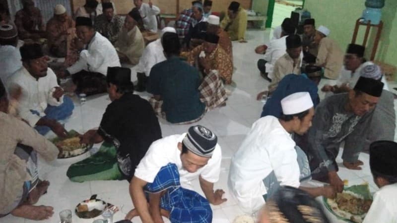 Bendung Paham di Luar Aswaja dengan Rutinan Keliling Mushala