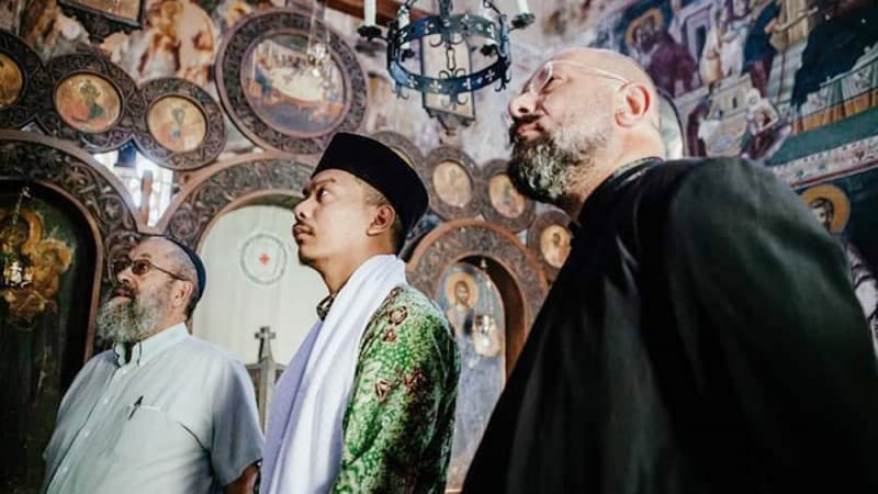 Ketika Santri Cirebon Lantunkan Kasidah untuk Rabbi Yahudi di Gereja