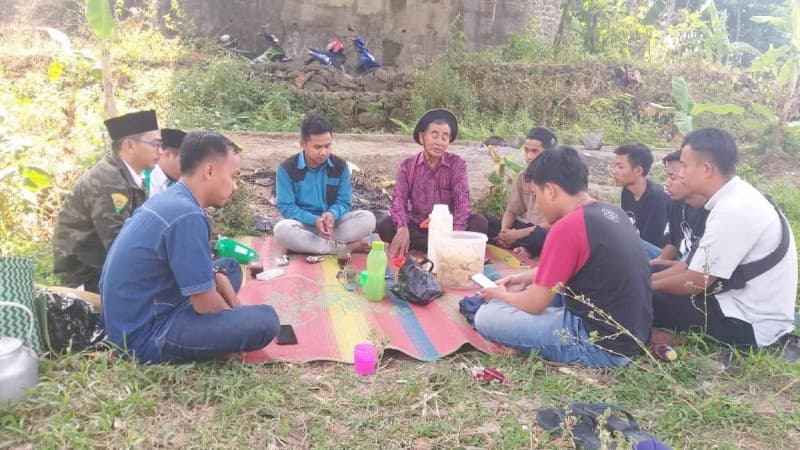 Pembentukan PAC Ansor Sumedang di Bawah Jembatan Sungai