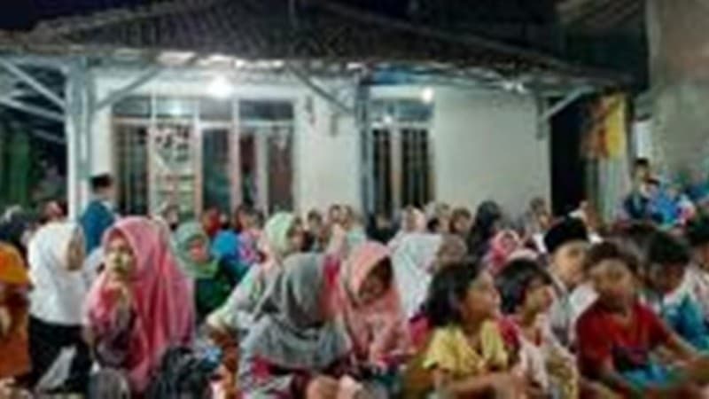 Puluhan Pemuda NU Santuni Yatim di Cirebon