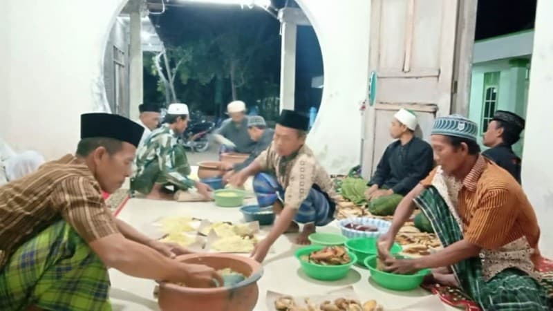 Pesantren di Bojonegoro Jaga Tradisi Tumpengan pada 10 Muharram