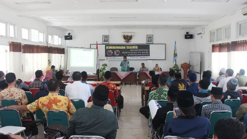 Santri Milenial Pekalongan Diajari Budidaya Ayam