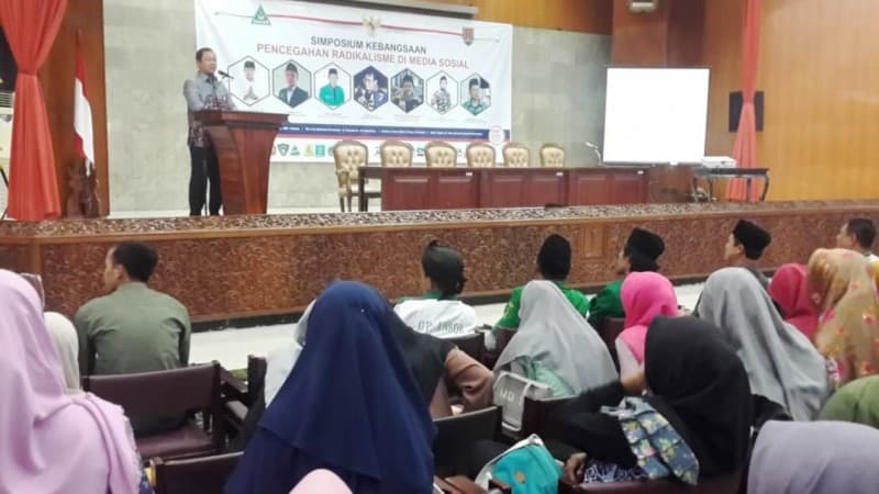 Saatnya Diskusi Kemajuan Bangsa, Bukan Bentuk Negara