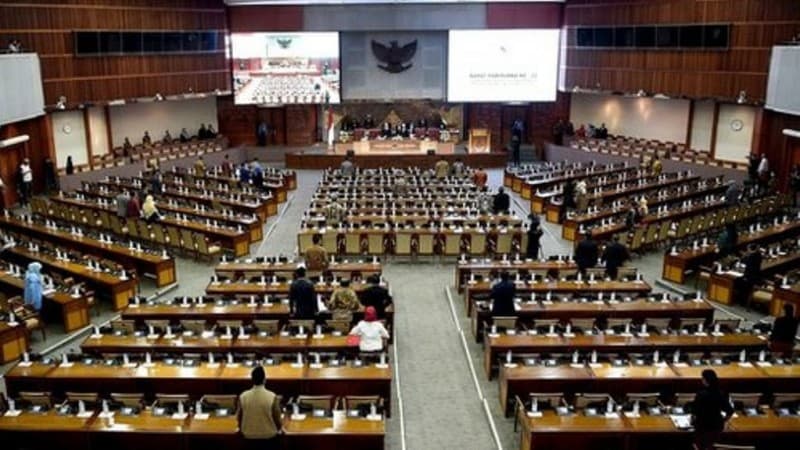 Shalawat Badar dan Ya Lal Wathan Menggema di DPR Usai UU Pesantren Disahkan