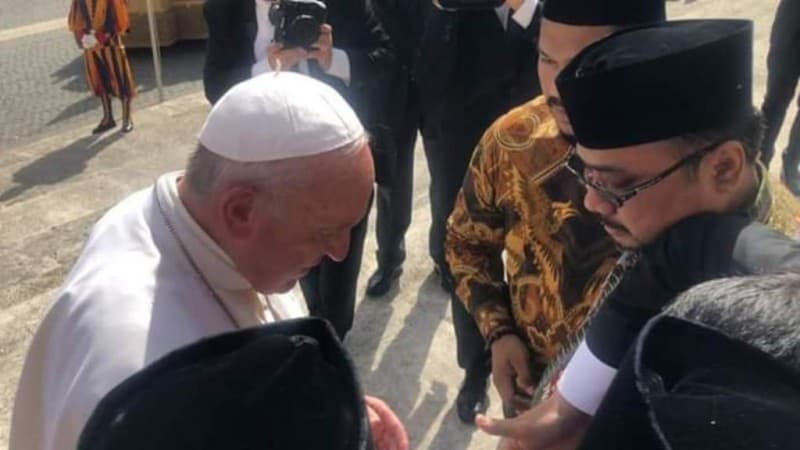 Gus Yaqut Bertemu Paus Fransiskus di Vatikan, Ini Isi Pembicaraannya