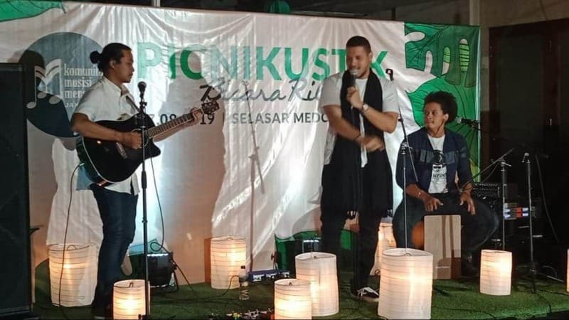Jalan Dakwah Komuji, Kajian Islam dan Suguhan Musik