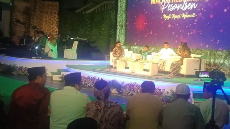 Menag Ngopi Bareng Santri  