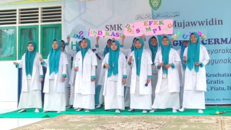Peringati Farmasist Day, SMK Raudhatul Mujawwidin Tebo, Jambi Gelar Pengobatan Gratis 