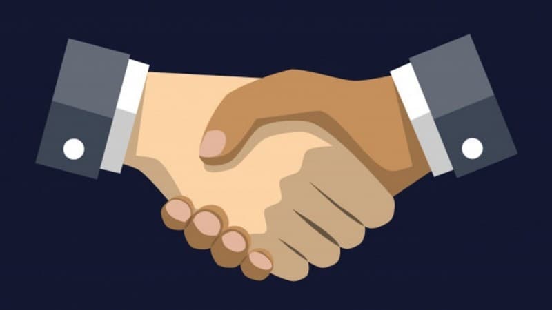 Ragam Pendapat Ulama soal Berjabat Tangan Setelah Shalat