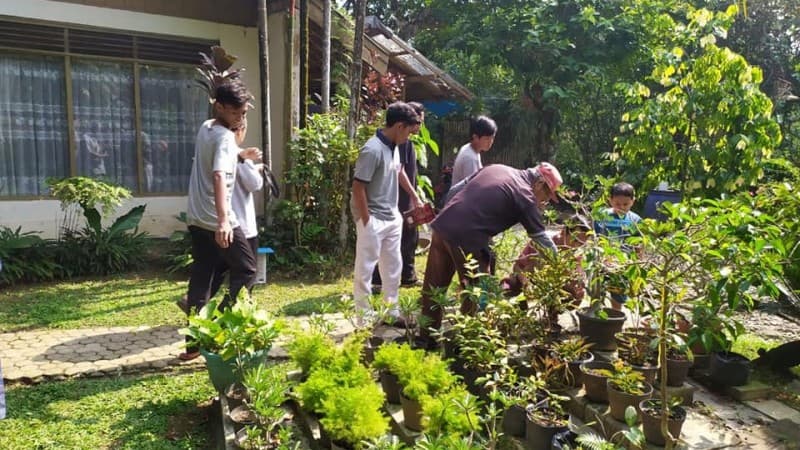 Praktik Kerja Pertanian Santri Darul Fallah Bogor