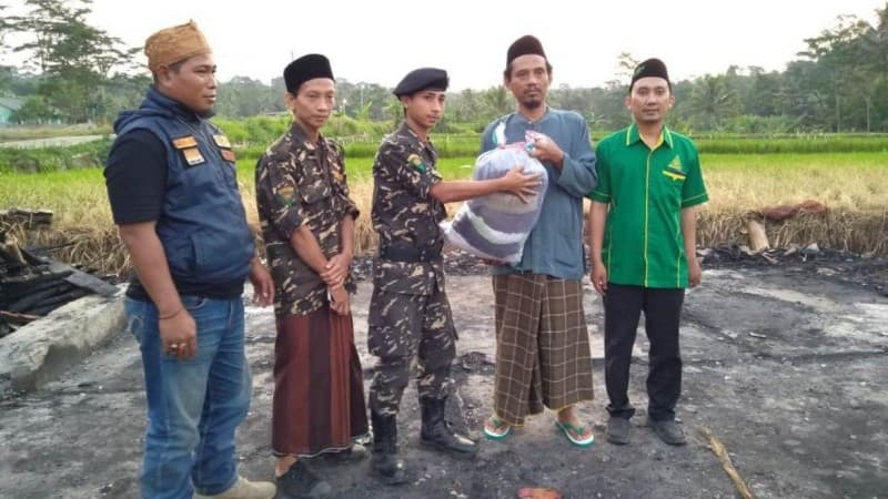 Bantu Korban Kebakaran, MWCNU Baros Berharap yang Lain Peduli