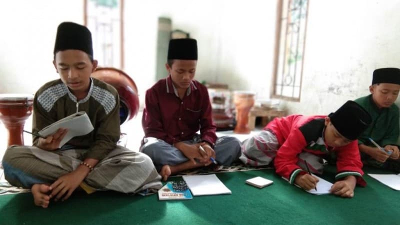 Betulkah Siswa Laki-laki Lebih Dominan dari Siswa Perempuan?