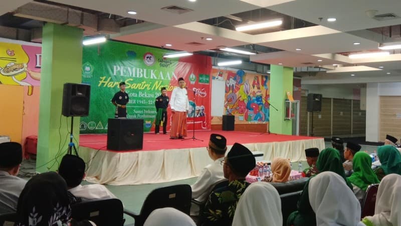 Kita Harus Bangga Jadi Santri