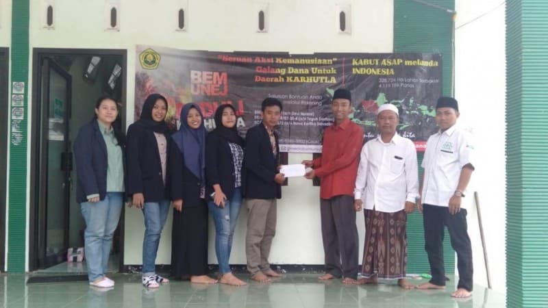 Peduli Kebakaran Hutan, BEM Unej Salurkan Bantuan ke LAZISNU