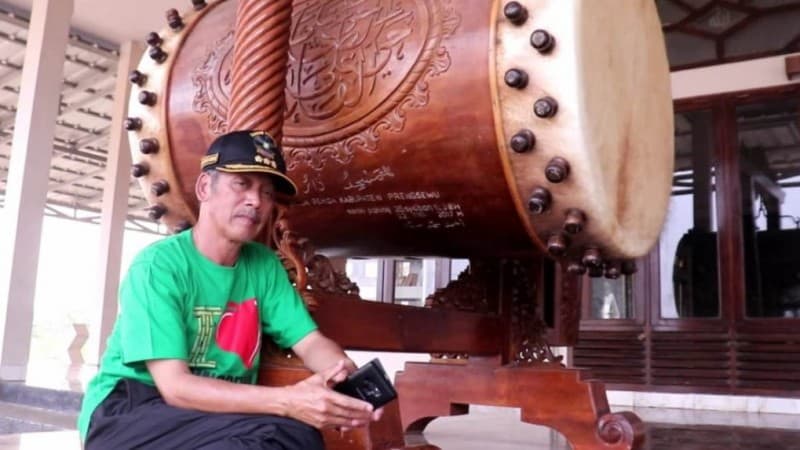 Bedug Masjid di Pringsewu ini Dibuat dari Kayu Berumur Ratusan Tahun