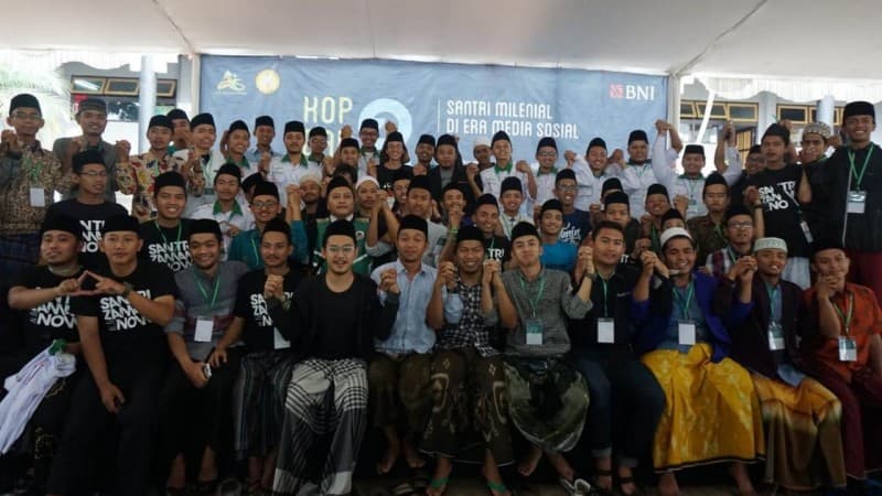 AIS Nusantara Warnai Media Sosial dengan Gaya Santri