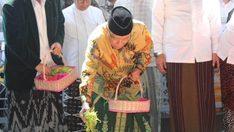 Ziarahi Makam Pendiri NU, Kiai Said Berharap NU Makin Kuat
