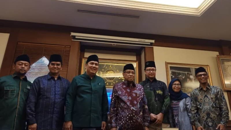 Warga Jepang Masuk Islam di PBNU, Dibimbing Kiai Said Aqil Siroj