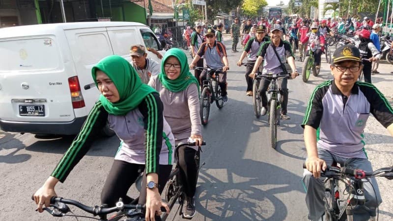 Bupati Ngontel Bareng Pergunu Meriahkan Hari Santri di Tegal