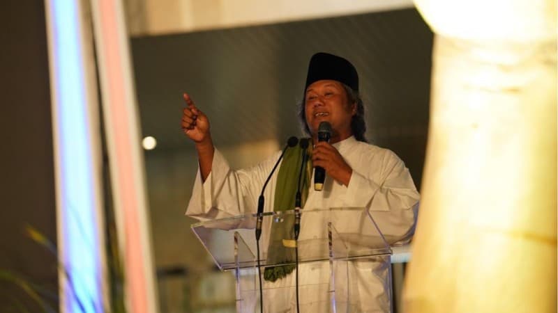 Gus Muwafiq Jelaskan Asal Usul Kiai, Santri, dan Sarung