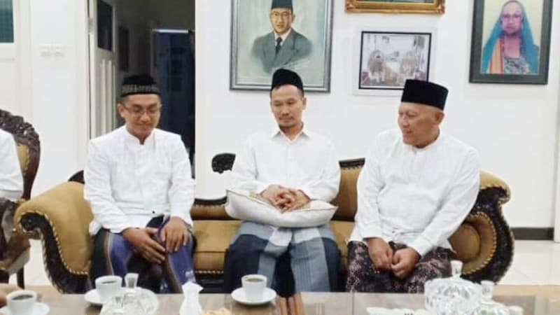 Gus Baha, Mbah Moen dan KH M Hasyim Asyari