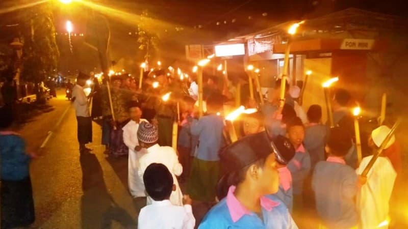 Pawai Obor Semarakkan Hari Santri di Konang, Bangkalan
