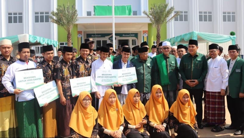 NU Care-Lazisnu Luncurkan Program '1000 Beasiswa Santri'